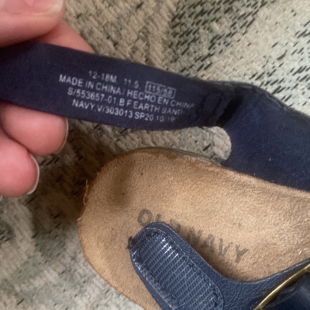 Baby Old Navy Sandles - 12-18 Mo. - Picture 3 of 4